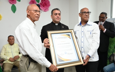 Comisión de los Derechos Humanos reconoce a Rector UCNE